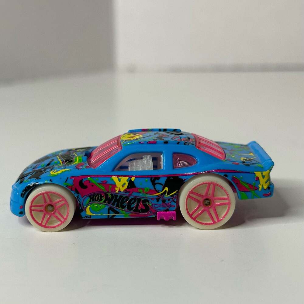 Hot Wheels Stockar Glow in the Dark Monster Truck 1:64 Scale Blue and Pink